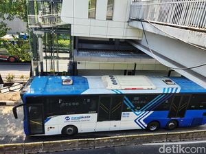 Ada Demo di Patung Kuda, TransJ Rute Pulogadung-Monas Dialihkan Ada Demo di Patung Kuda, TransJ Rute Pulogadung-Monas Dialihkan