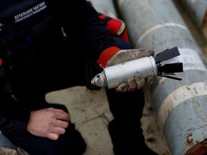 Ukraina: Tentara Rusia Takut Kena Bom Cluster yang Mengerikan