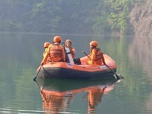 5 Fakta 3 Pria Tenggelam saat Ritual di Danau Quarry Bogor 5 Fakta 3 Pria Tenggelam saat Ritual di Danau Quarry Bogor