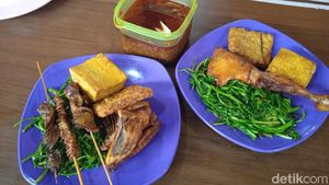 Pedas Seuhah! Ayam Goreng Hidden Gem di Bandung Ini Membakar Lidah
