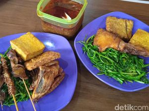 Pedas Seuhah! Ayam Goreng Hidden Gem di Bandung Ini Membakar Lidah