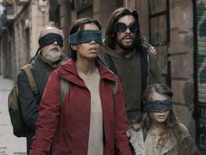 Review Bird Box Barcelona: Rasanya Berjuang di Tengah Neraka