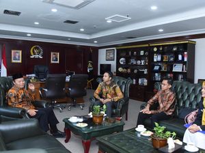 Temui Perwakilan Mahasiswa RI di Mesir, HNW Titip Pesan Ini