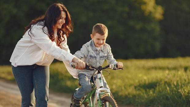 Ilustrasi/Foto: Freepik.com/prostooleh Cara membesarkan anak yang sehat secara emosional