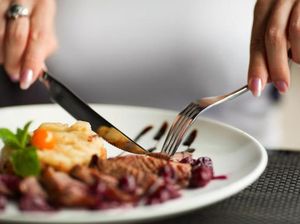 Sederet Tata Krama Saat Makan, Jangan Sampai Terlihat Kurang Sopan Sederet Tata Krama Saat Makan, Jangan Sampai Terlihat Kurang Sopan