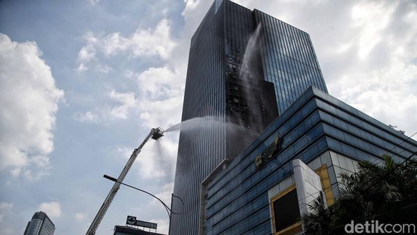 K-Link Tower Jaksel Kebakaran, Begini Kondisinya
