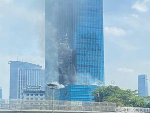 Usai Kebakaran, K-Link Tower Kembali Aktif Gelar Acara Usai Kebakaran, K-Link Tower Kembali Aktif Gelar Acara