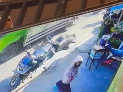 Tragis, Bocah Terlindas Truk Usai Motor yang Diduduki Mundur Sendiri