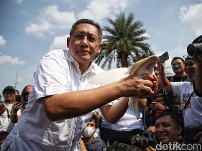Momen Anas Urbaningrum Pidato Sumpah Gantung di Monas