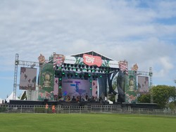 Dewa 19 hingga Superman Is Dead Guncang Panggung TGIF di Nusa Dua