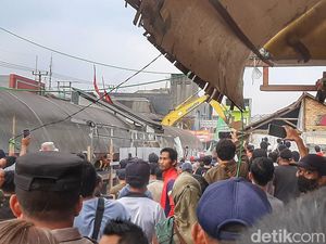 Pembongkaran Pasar Banjaran Ditunda, Pedagang-Bupati Akan Duduk Bersama Pembongkaran Pasar Banjaran Ditunda, Pedagang-Bupati Akan Duduk Bersama
