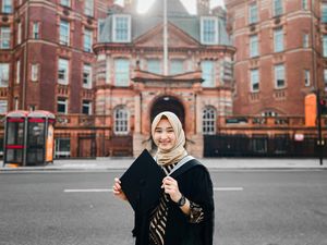 Kisah Rica Asrosa, Dosen Muda USU Lulusan University College London Kisah Rica Asrosa, Dosen Muda USU Lulusan University College London