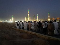 Menguburkan Jenazah pada Malam Hari, Benarkah Dilarang?