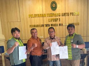 Bupati Dompu Digugat ke PTUN Karena Mutasi 3 PNS Bupati Dompu Digugat ke PTUN Karena Mutasi 3 PNS