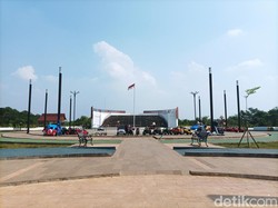 Alun-alun Kabupaten Bekasi: Enggak Ada Begal, Penjual Dilarang Getok Harga
