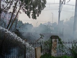 Bocah Bakar Sampah Bikin KRL di Stasiun Pasar Minggu Sempat Terganggu