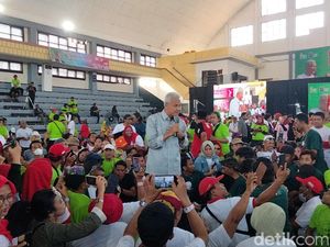 Pesan Ganjar Minta Pendukungnya Tak Sebar Hoaks di Medsos