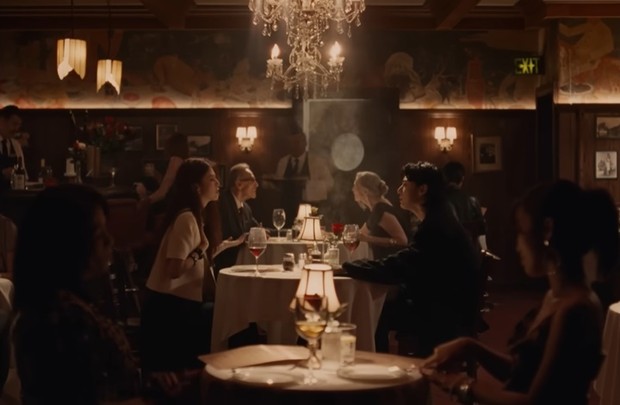 Jungkook dan Han So Hee menjadi pasangan kekasih di MV Seven/Foto: YouTube/HYBE LABELS