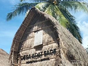 Melihat Keindahan Kampung Sade Suku Sasak  di Lombok Tengah