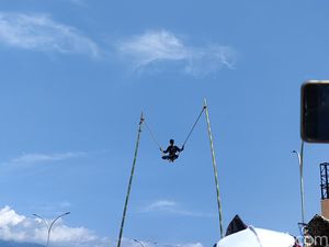 Sejarah Kesenian Sunda Lais yang Terinspirasi dari Pemanjat Ulung