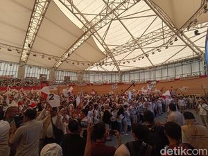 Hadiri Konsolidasi Kader Gerindra di Jaktim, Prabowo Diteriaki Presiden