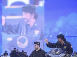 Jokowi Tunjuk Ketum Projo Jadi Menkominfo, Surya Paloh: Apa Masalahnya?