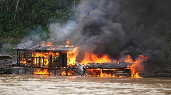 Penambang Emas Ilegal Bolivia Digerebek, 57 Orang Ditangkap-Kapal Dibakar