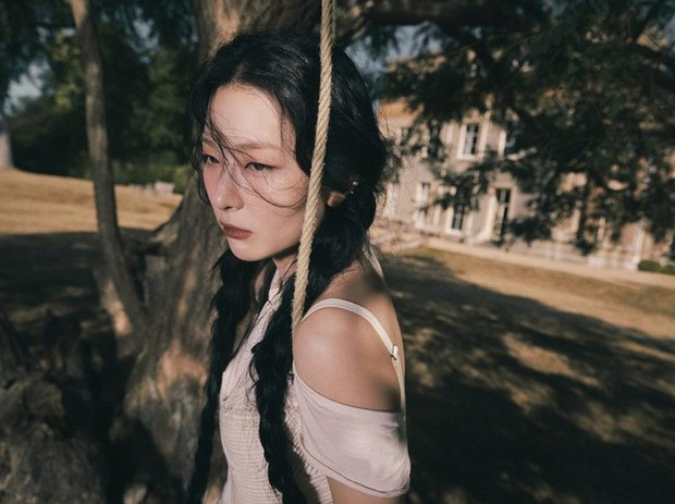 Seulgi Red Velvet dalam MV 28 Reasons /Foto: Courtesy of SM Entertainment Foto: Courtesy of SM Entertainment