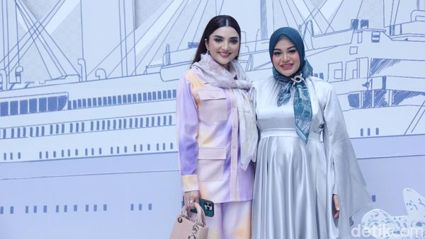 8 Foto Kedekatan Artis & Anak Sambung, Jadi Bukti Ibu Tiri Bisa Bak Malaikat
