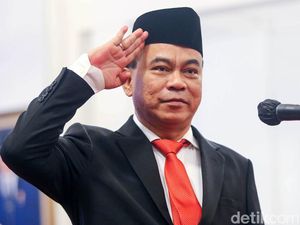 Menanti Budi Arie Bersih-bersih Gunung Masalah di Kominfo Menanti Budi Arie Bersih-bersih Gunung Masalah di Kominfo
