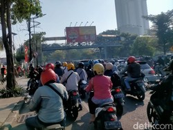 Hari Pertama Masuk Sekolah, Lalin Sidoarjo hingga Surabaya Macet!