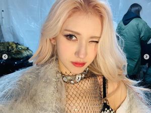 Kisah Jeon Somi Bebas Keliling Dunia karena Punya 3 Paspor Kisah Jeon Somi Bebas Keliling Dunia karena Punya 3 Paspor