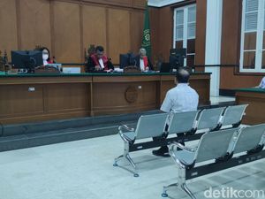 Haris YL Ngaku Tak Tahu Ada Rugi Akumulatif di Kasus Korupsi PDAM Makassar Haris YL Ngaku Tak Tahu Ada Rugi Akumulatif di Kasus Korupsi PDAM Makassar
