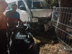 Sopir Ngantuk, Mobil Rombongan Peziarah Ampel Tabrak 3 Motor di Suramadu