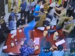 Tiga Aktivis Sampang yang Terlibat Pemukulan Dokter Saat Audiensi Ditangkap