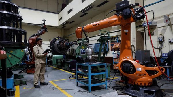 Mengintip Kesibukan di Pabrik Manufaktur Pesawat India