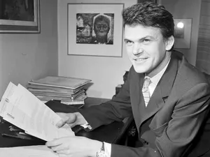 7 Fakta Milan Kundera, Penulis Ceko Dikenal Pembangkang 7 Fakta Milan Kundera, Penulis Ceko Dikenal Pembangkang