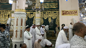 Potret Raudhah, Taman Surga di Masjid Nabawi yang Selalu Diantre Jemaah