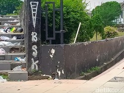 DPRD Kecewa Halaman Kantor Gubernur Jambi Penuhi Sampah