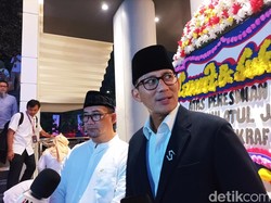 Duh! Mobil Listrik Sandiaga Uno Mogok, Terpaksa Naik Pajero Patwal