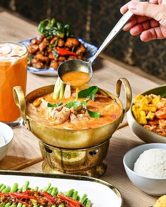 Tom Yam Khas Thailand nan Asam Segar untuk Makan Siang Ada di 5 Tempat Ini