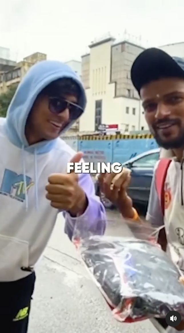 Vlogger Bikin Tempat Buat Ojol, Ada Teh dan Gorengan Gratis!