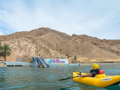 Spektakuler! Sungai Buatan di Tengah Gurun Pasir Abu Dhabi untuk Arung Jeram