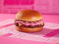 Burger Pink Edisi Barbie yang Dikomentari Miring