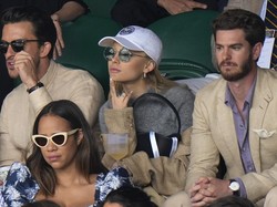 Ariana Grande Pacaran dengan Aktor Beristri, Karakter Aslinya Terungkap