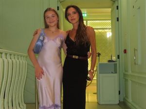 8 Gaya Harper Seven, Putri Beckham yang Sudah ABG Kini Disorot karena Tato 8 Gaya Harper Seven, Putri Beckham yang Sudah ABG Kini Disorot karena Tato