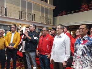 Hary Tanoe ke Jurkam: Ganjar Itu Tampan, Kepala Daerah, Family Man Hary Tanoe ke Jurkam: Ganjar Itu Tampan, Kepala Daerah, Family Man