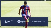 Pemain berusia 32 tahun itu telah membuat 304 penampilan dengan sumbangan 60 gol dan 40 assist di semua kompetisi.  