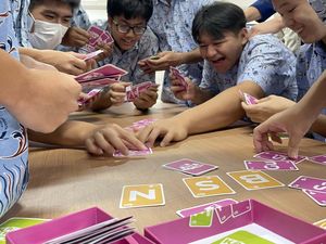 10 Contoh Ice Breaking MPLS SD, SMP, hingga SMA yang Seru dan Lucu 10 Contoh Ice Breaking MPLS SD, SMP, hingga SMA yang Seru dan Lucu