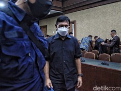 Suara Meninggi, Emosi hingga Hati Hello Kitty di Sidang Johnny Plate